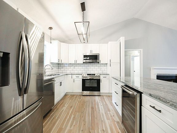5th image of 1205 Highland Dr