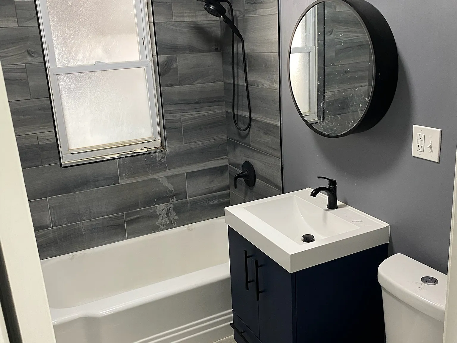 3 bed, 1100 sqft, $1,700 — Photo 4