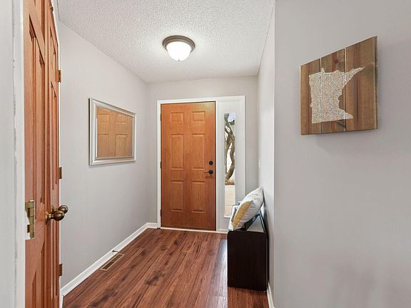 5th image of 4719 Wildwood St