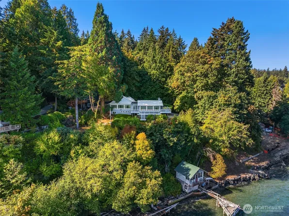 9588 Green Spot Place NE, Bainbridge Island, WA 98110