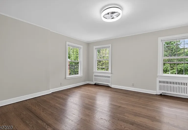 180 Summit Ave #F — Photo 11