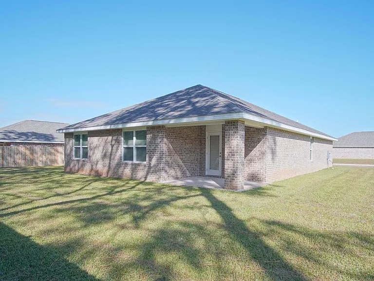 5120 Gaineswood Dr — Photo 3