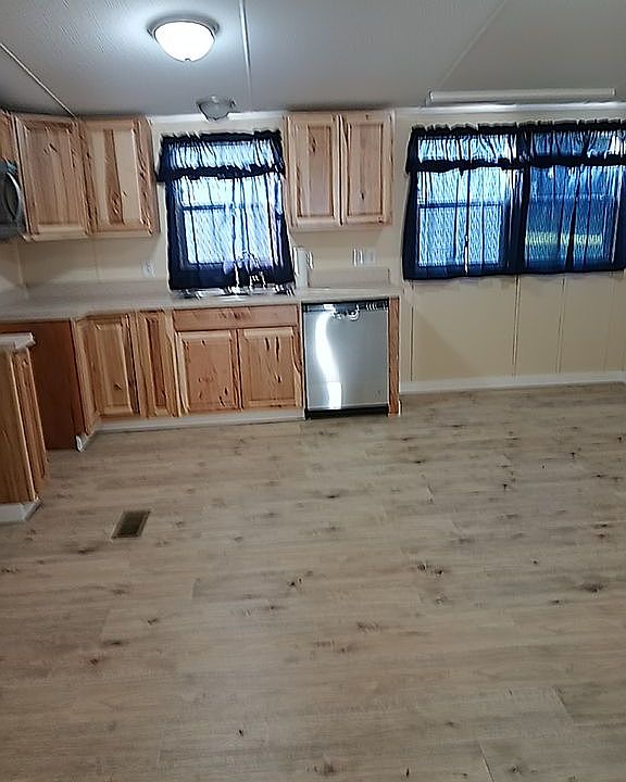 2nd image of 123 Center Ave