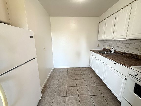 5th image of 2232 Wightman St #202