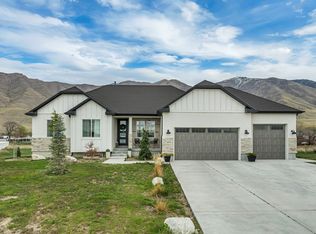 1676 E Coreys Ct, Lake Point, UT 84074