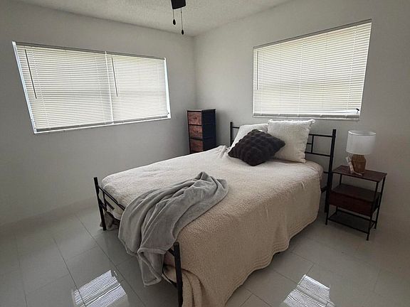 4th image of 821 SW 62ND Avenue