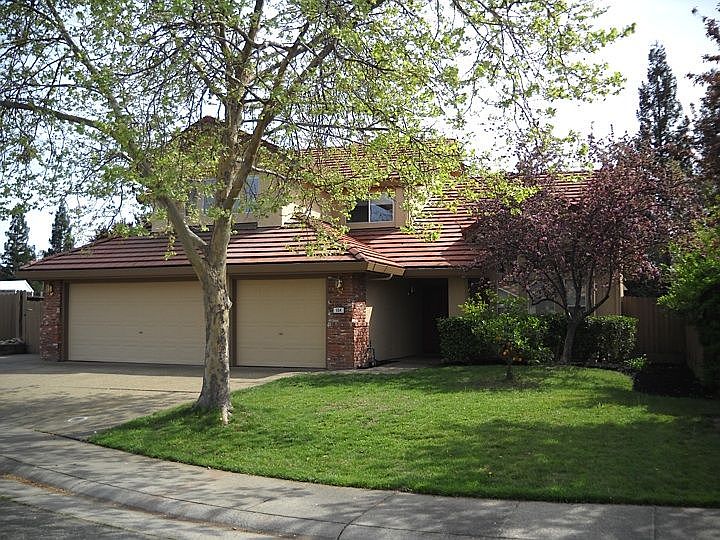1st image of 104 Wembley Ct