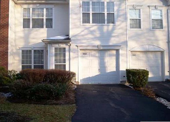 3rd image of 303 Pheasant Run