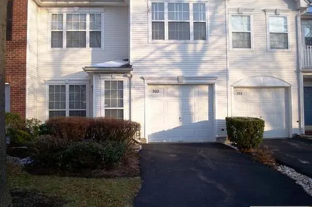 303 Pheasant Run — Photo 3