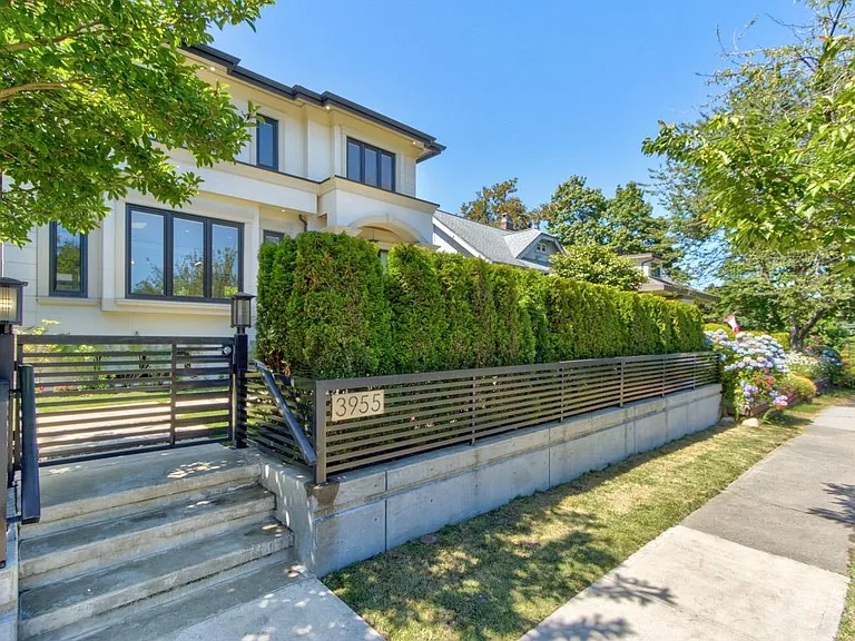 3955 Blenheim St — Photo 39