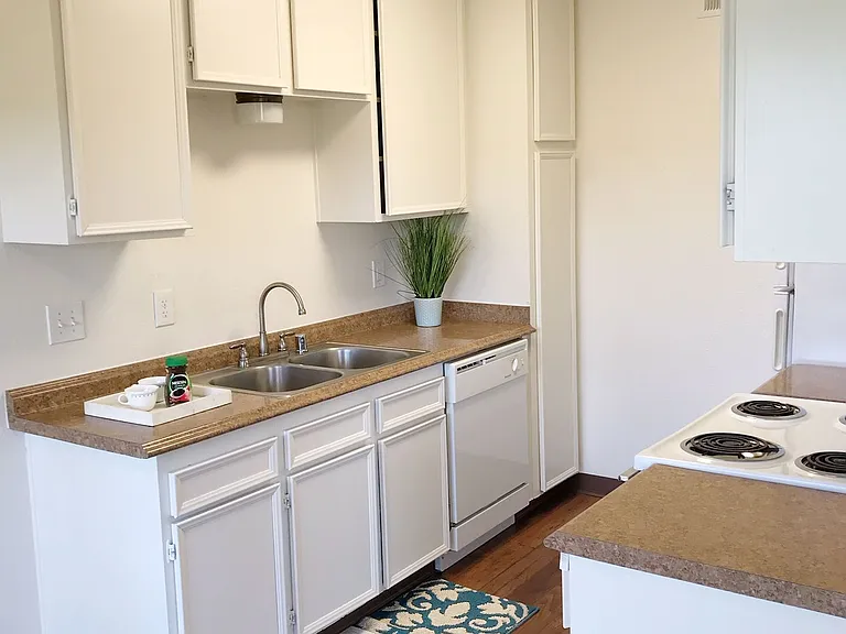 Casa del Valle Apartments — Photo 6
