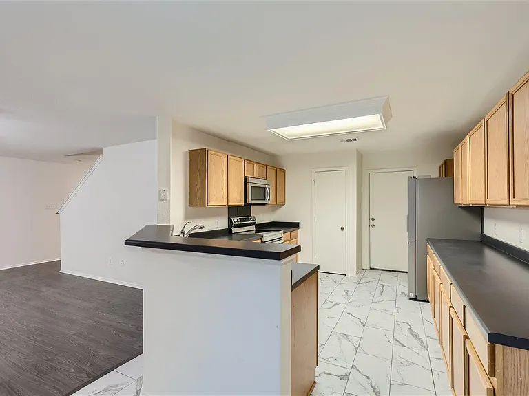 5521 Victory Gallop Dr — Photo 3