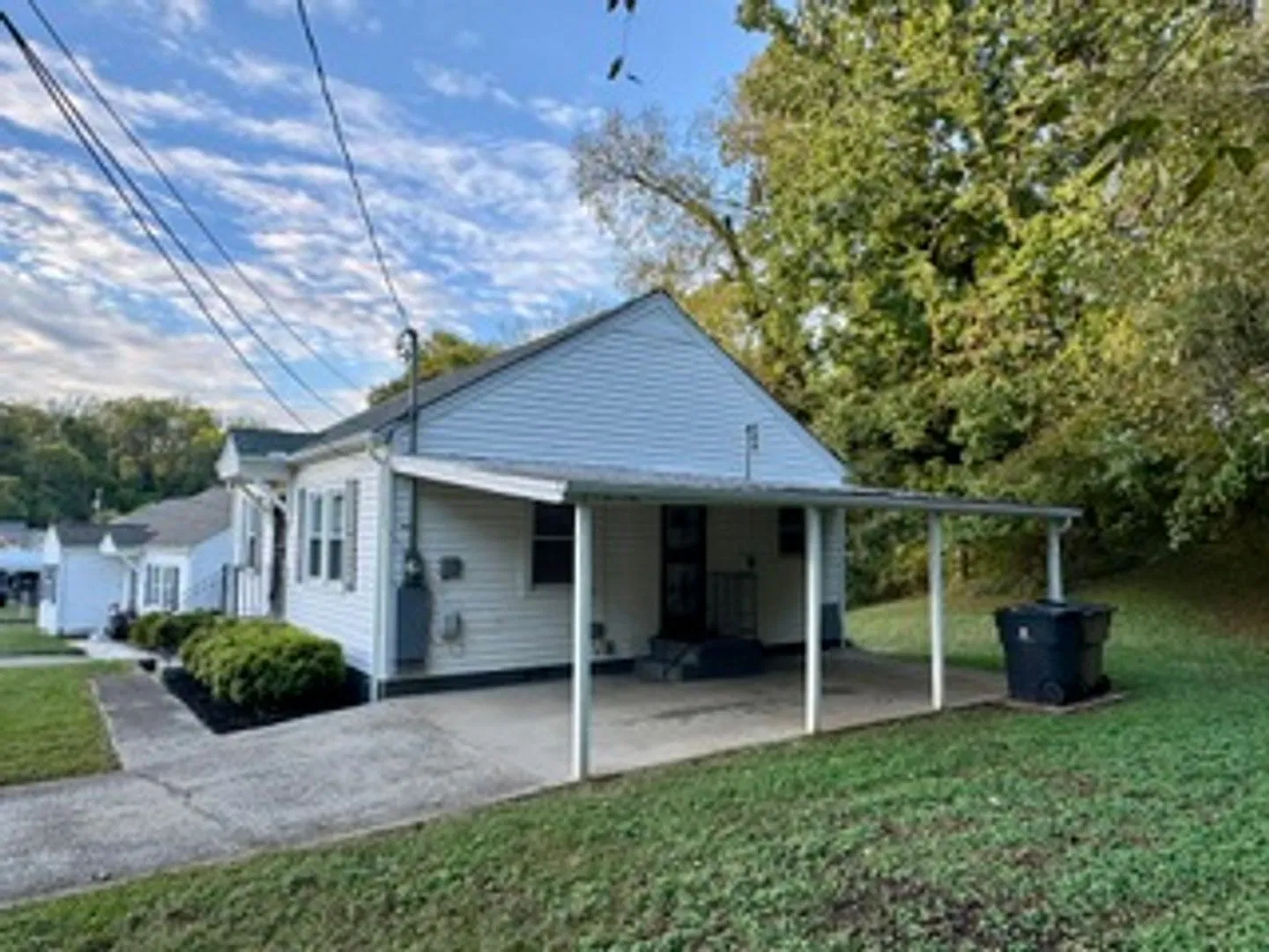928 Hall St — Photo 3