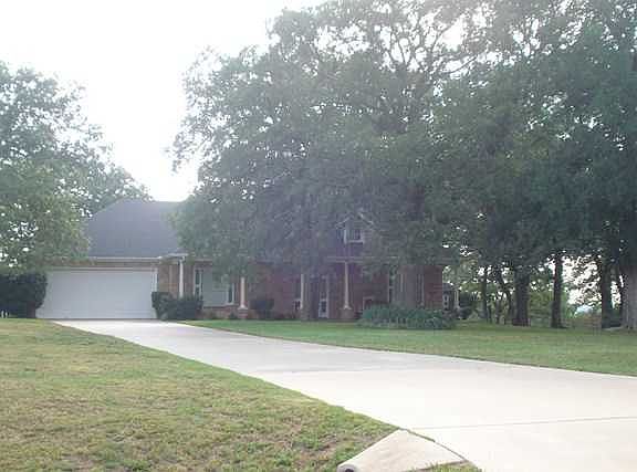 5th image of 303 Bolton Cir