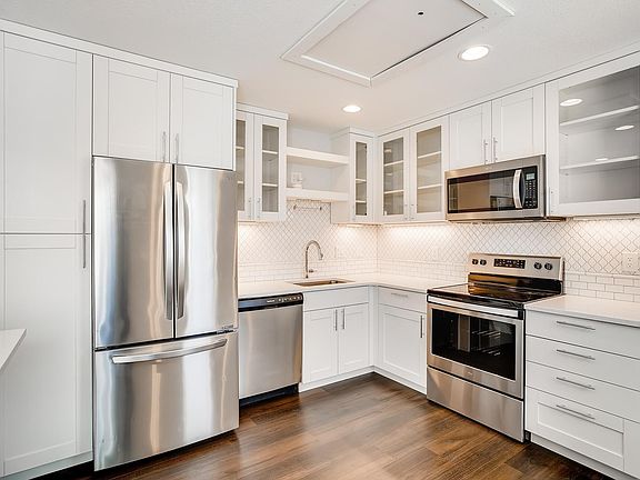 2nd image of 3028 Arapahoe St #2