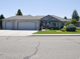 515 Lodi Loop, Richland, WA 99352