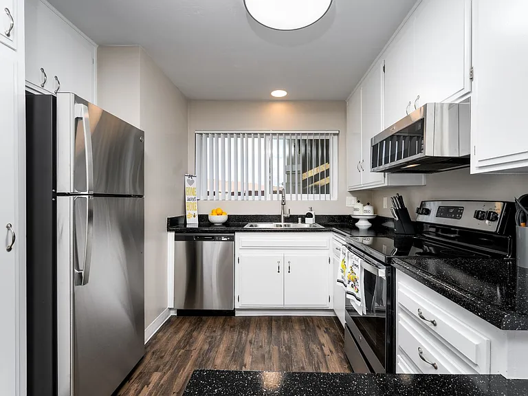 Greentree Fountain Apartments — Photo 2