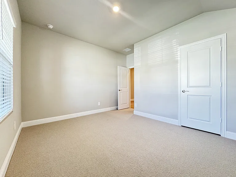 3713 Canyon Dr — Photo 15