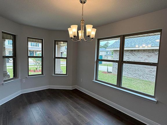 5th image of 192 Ridgeway Cir