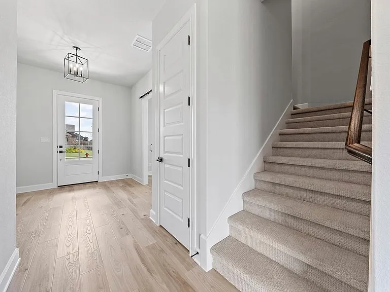110 Nandina Path — Photo 2