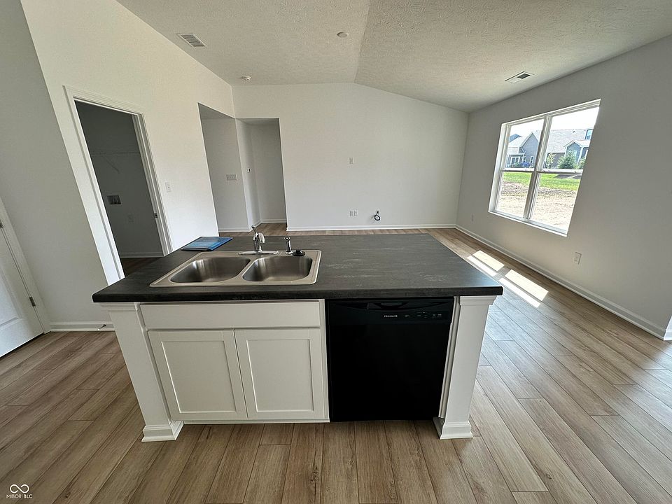 2nd image of 8343 Juniper Ln
