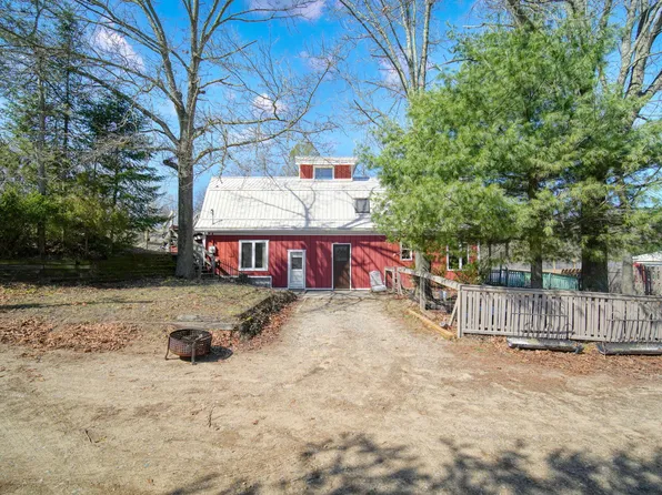 18300 Bowdish Rd, Gregory, MI 48137