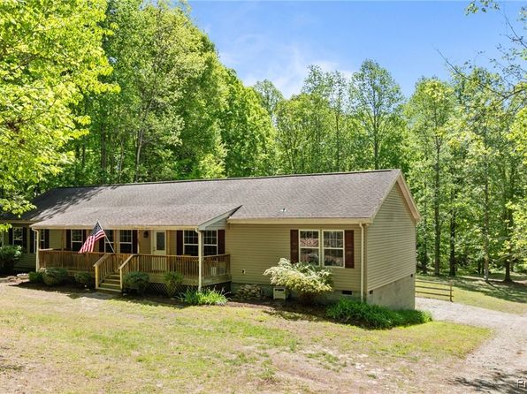 11325 Farm Rd, Saluda, VA 23149