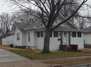 310 W Thomas St, Roxana, IL 62084