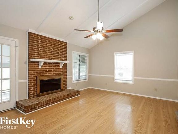 2nd image of 1004 Richard Barry Dr