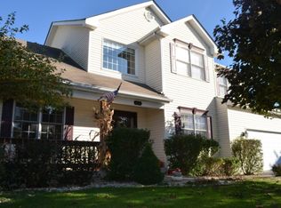 605 Prairieview Pkwy, Hampshire, IL 60140