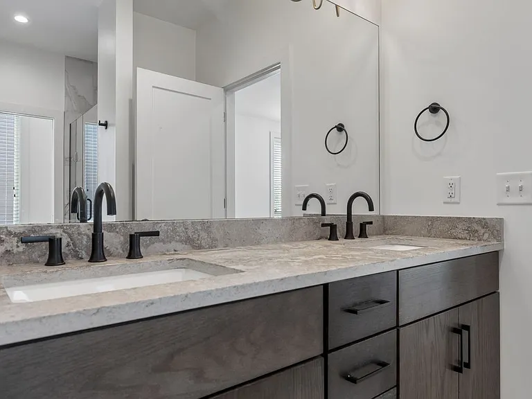 110 Oceola Ave #10 — Photo 11