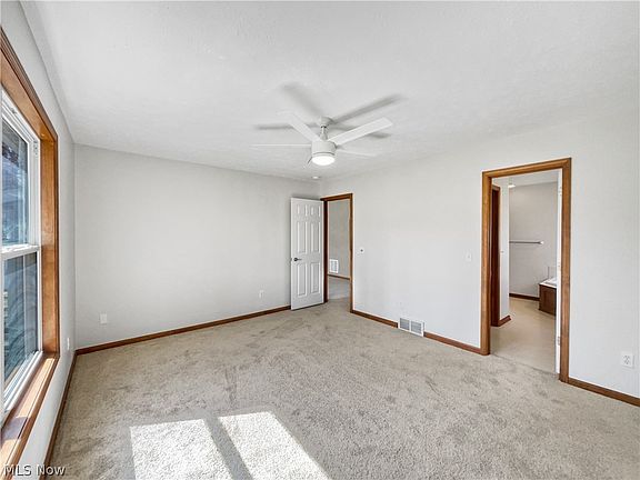 5th image of 8009 Oak Tree Dr S