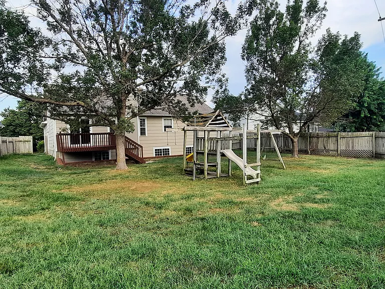8810 E Denker Cir — Photo 13