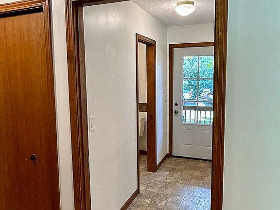 1814 Entryway