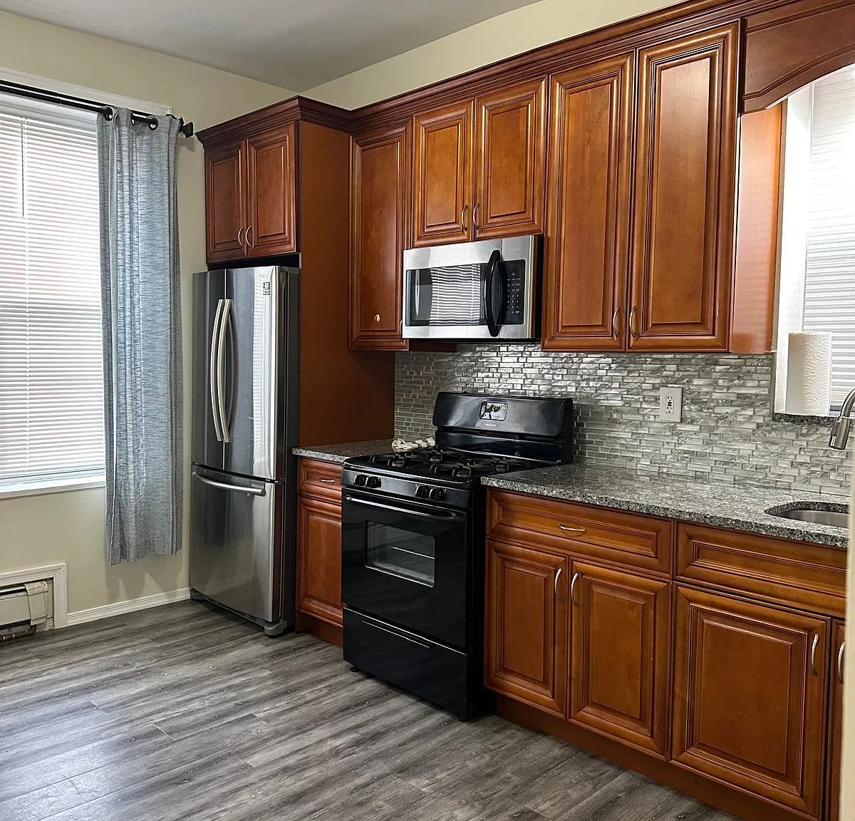 2 bed, 1.0 bath, $2,300 — Photo 2