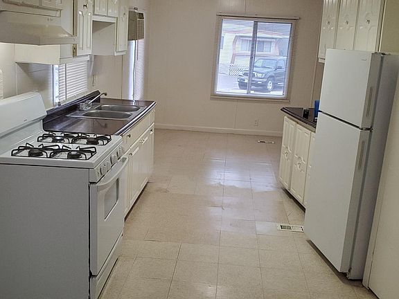 3rd image of 2065 Atwater Blvd Spc 1
