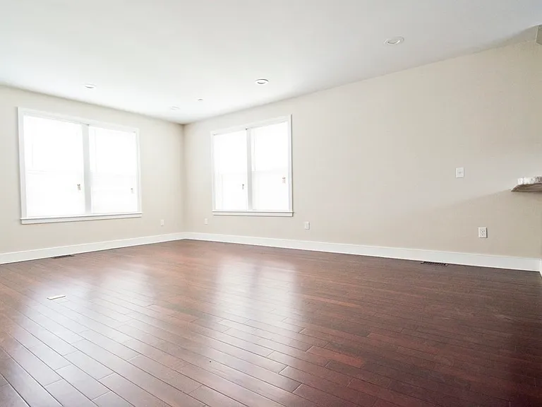 48 Saint Margaret St #48 — Photo 18
