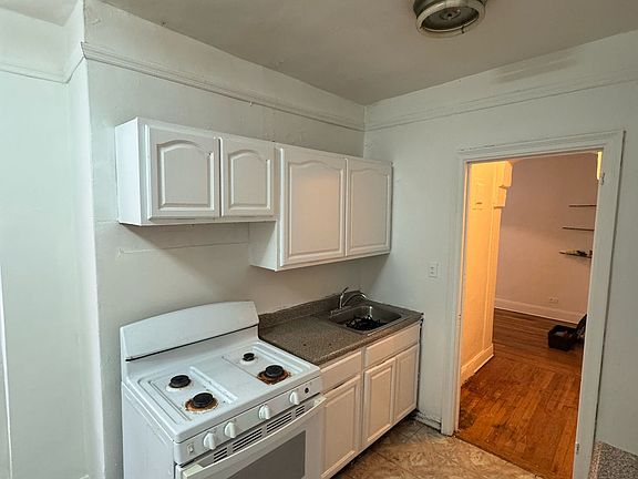 4th image of 40-71 Elbertson St APT D9