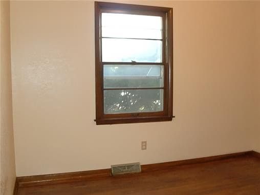 3rd image of 2623 Franklin Ave