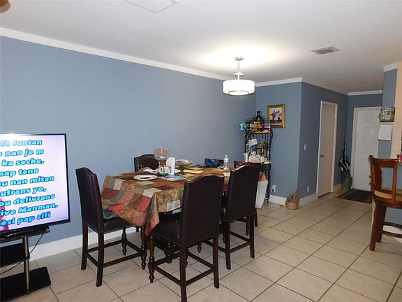 3rd image of 1106 SW 44th Way