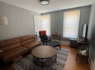 622 Wilder St APT 3, Elgin, IL 60123