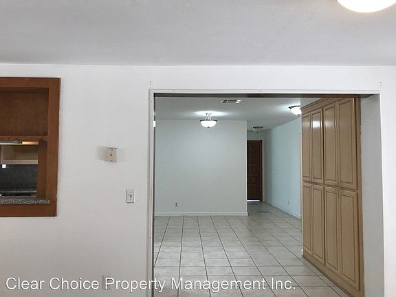 3rd image of 215 Appaloosa Dr