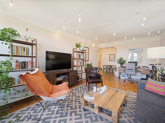 4th image of 4720 42nd St APT 6E