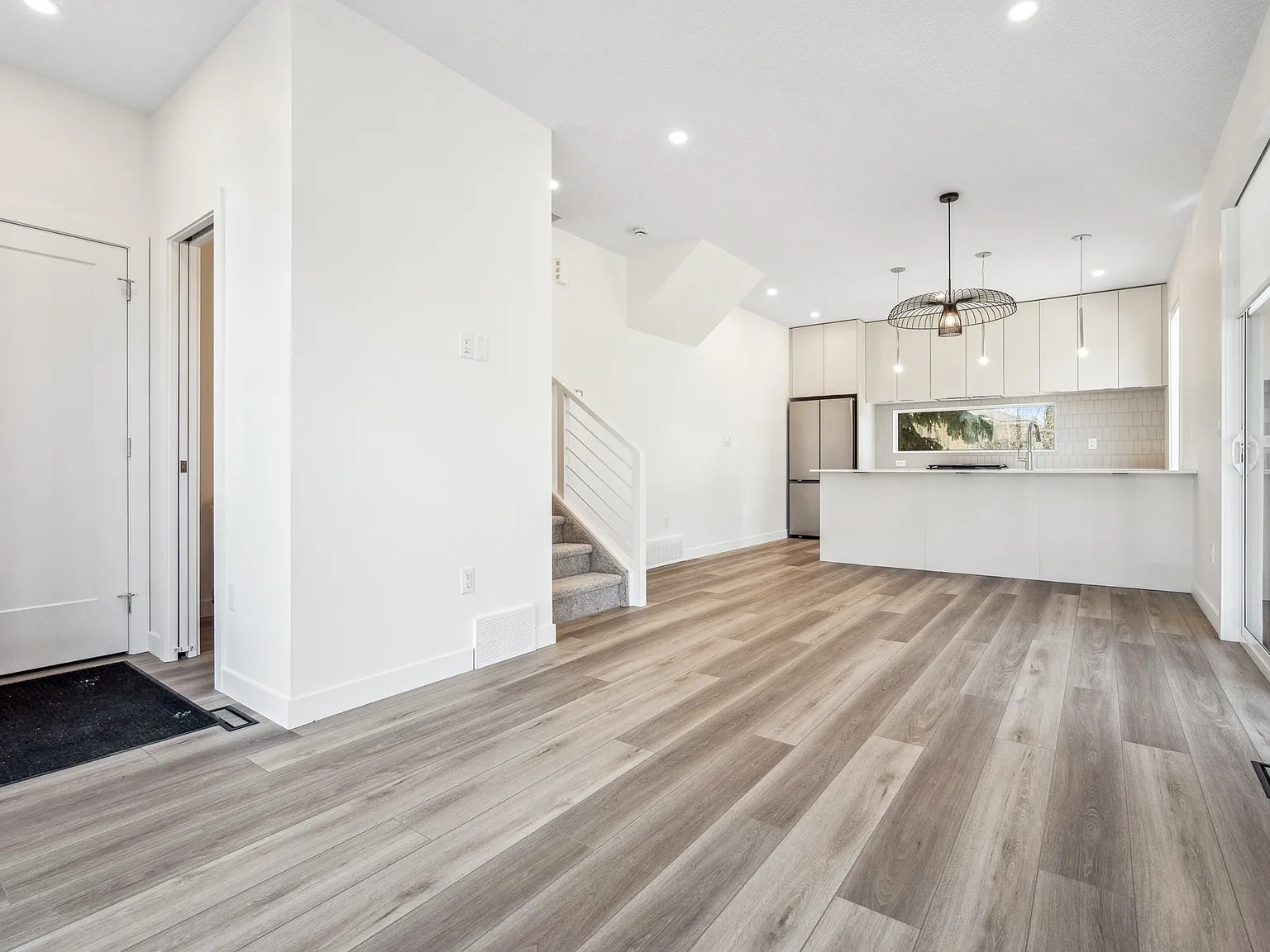 7136 93 Street NW — Photo 4