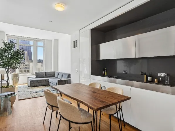 15 William Street image 1 of 13