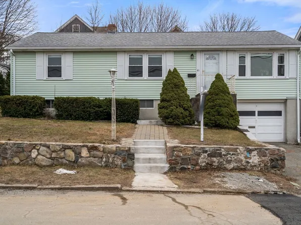 21 Lakeview Ave, Waltham, MA 02451