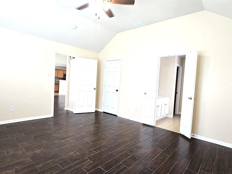 2014 Pinecreek Pass Ln — Photo 16