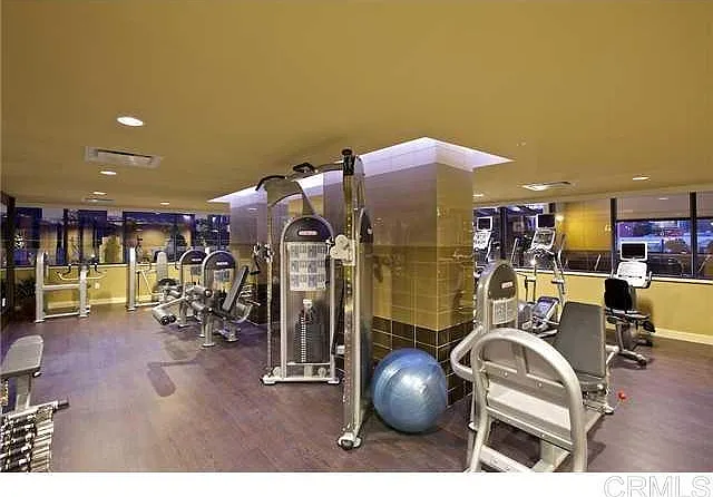 1325 Pacific Hwy #1506 — Photo 23