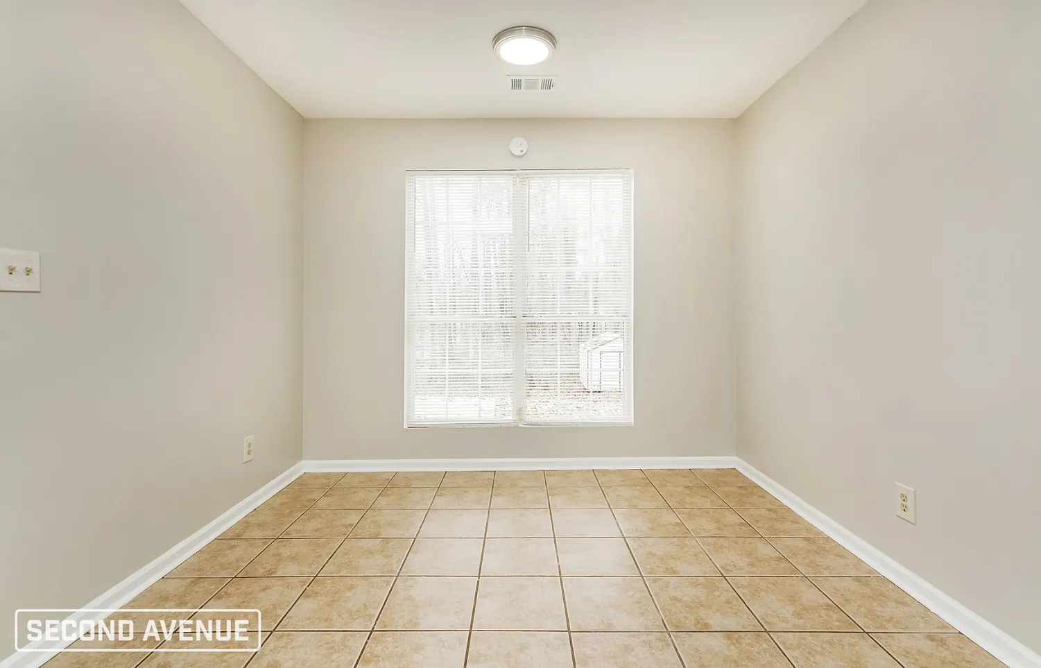 3 bed, 2.0 bath, 1268 sqft, $2,009 — Photo 4