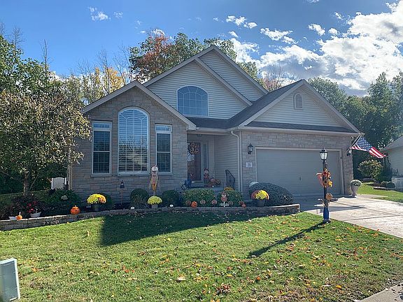 2nd image of 18 Forest Lake Dr